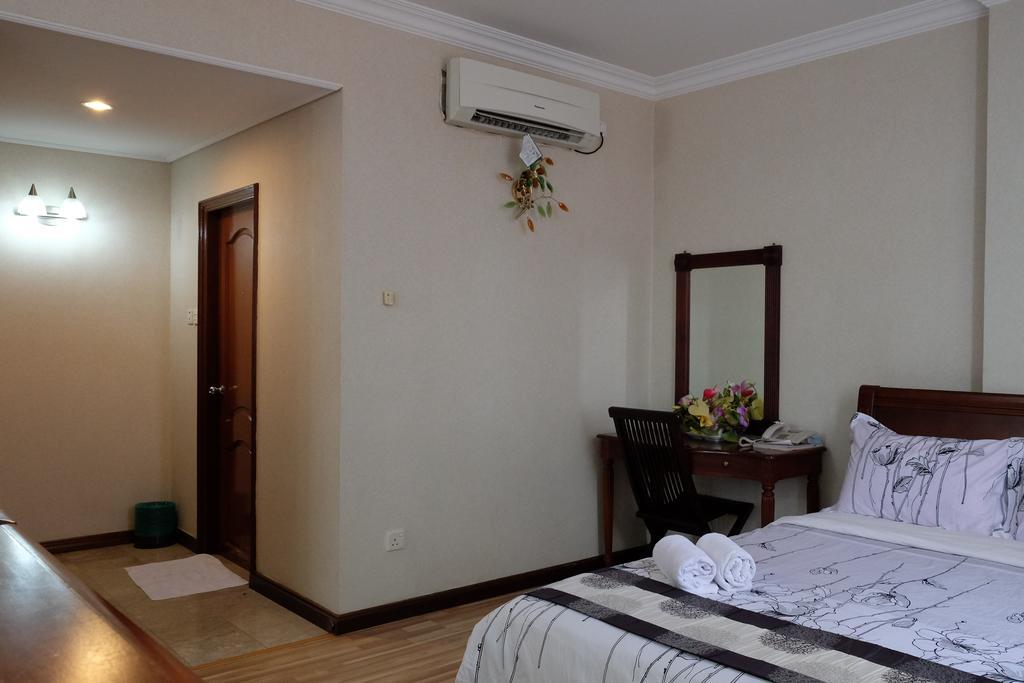 Jeruton Hotel Kampong Jerudong Room photo