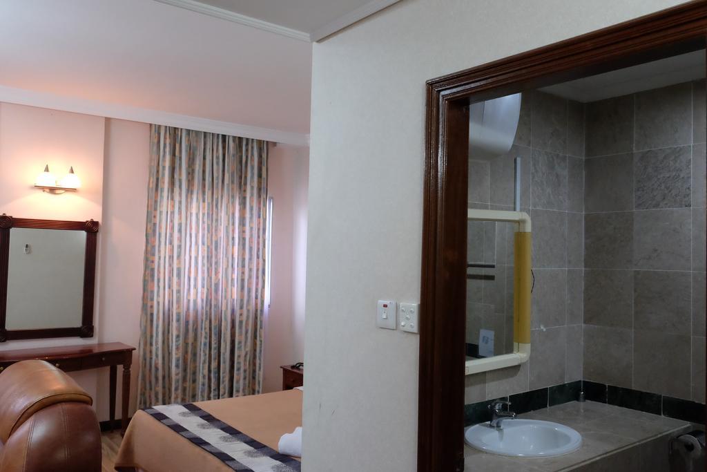 Jeruton Hotel Kampong Jerudong Room photo